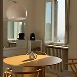 דירה The View
